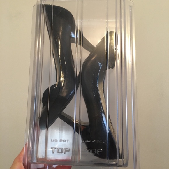 Black “Enzo Angiolini” Bow Toed Heels - Picture 7 of 7